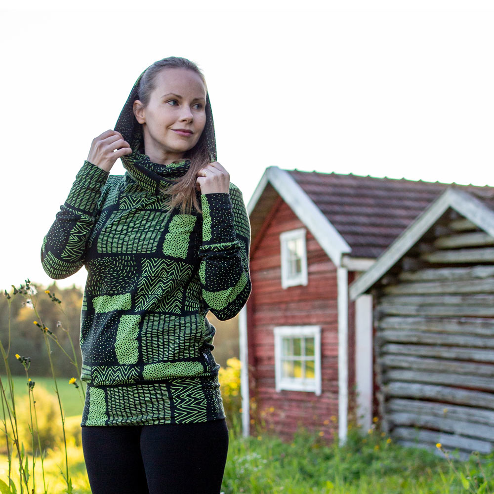 PaaPii Halla-huppari sarka metsän vihreä mallin päällä