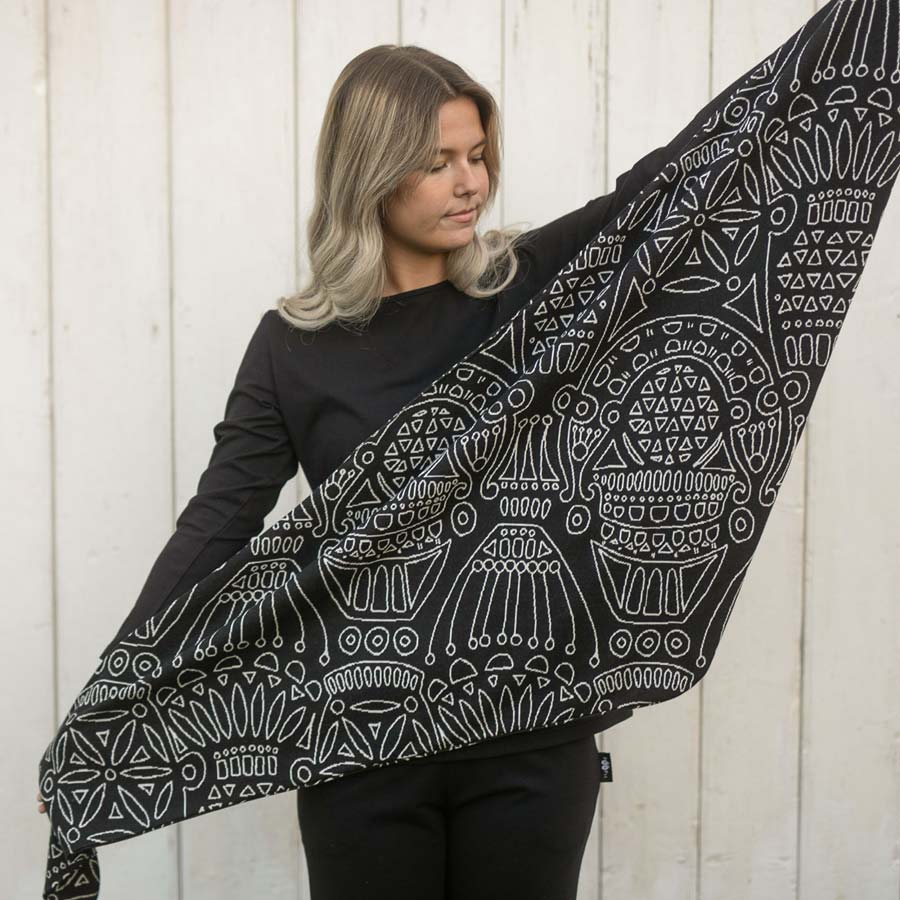 PaaPii jacquard huvi rukinlapa musta, levitettynä