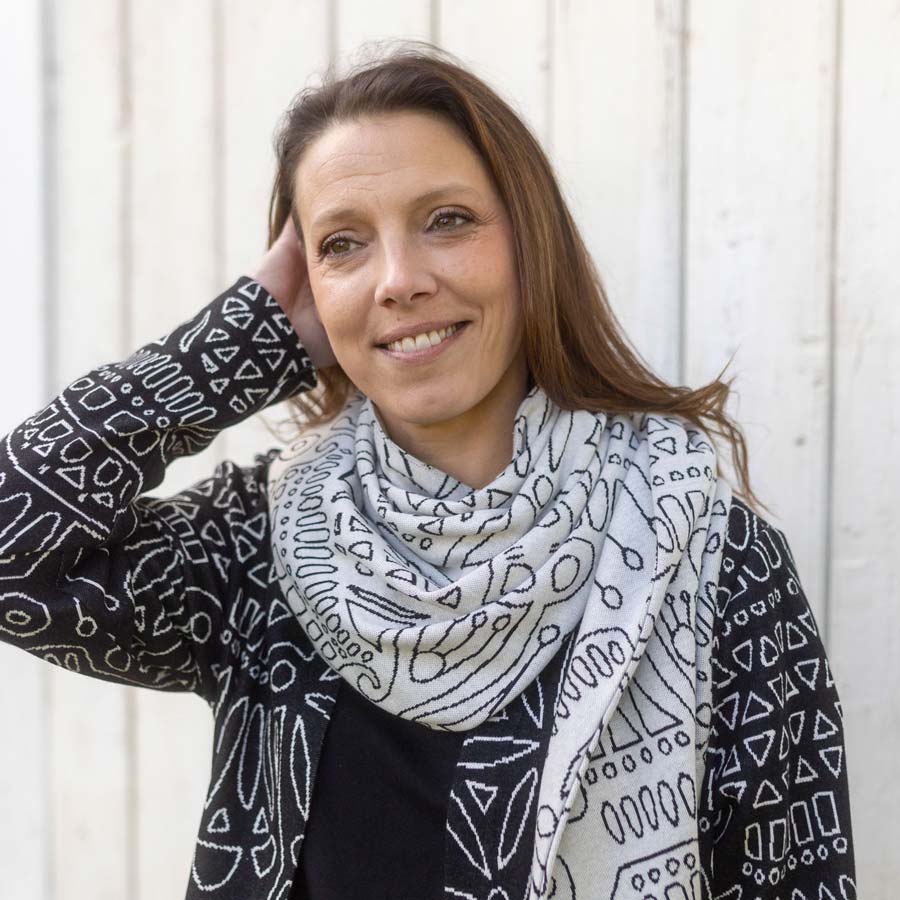 PaaPii jacquard huivi rukinlapa valkoinen, mallin päällä